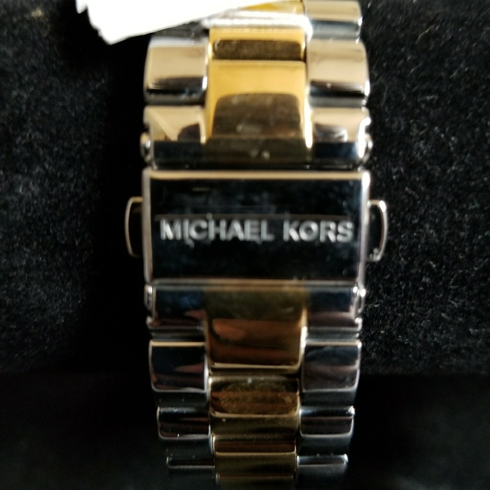 Michael Kors Watch - Picture 2 of 4